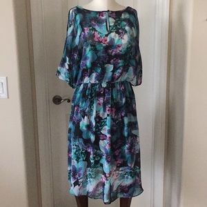 Thalia Sodi. Large. Elastic waist. Cold shoulders